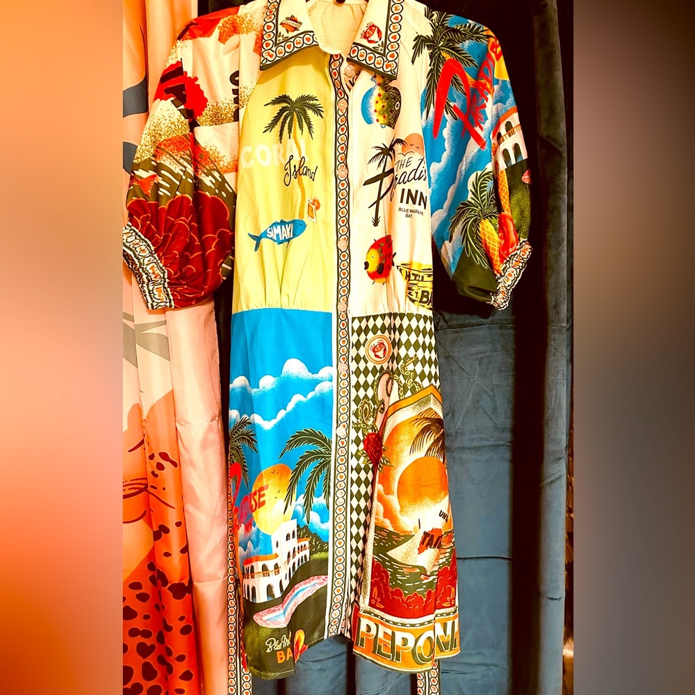 Beautiful tunic dress with vivid colors. Fits B: 34-36